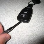 Замена аккумулятора брелка на Hyundai Santa Fe