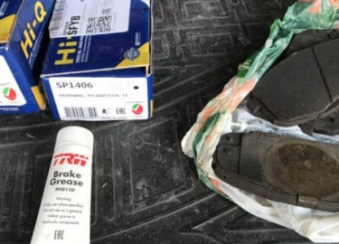 Самостоятельная замена передних тормозных колодок Хендай Крета не слишком сложна и не занимает много времени.