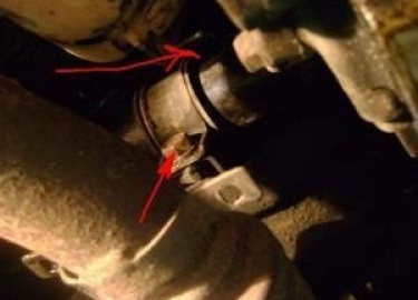 В данном случае, хозяин этого Hyundai Santa fe плакался на протекания рейки руля. Было решено разобрать ее и провести профилактику, используя ремон...