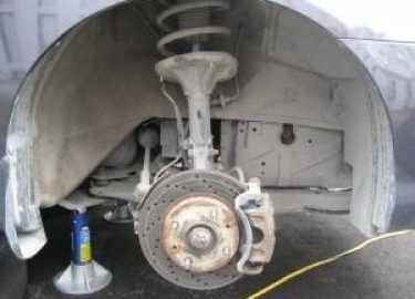 На данной Hyundai Elantra начали чувствовать изношенные стойки, по этому было решено их поменять. Как это сделать, мы покажем в небольшой фото инст...