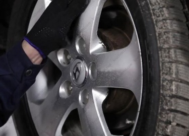 Замена переднего ступичного подшипника Хендай Элантра своими руками. Описание основных технологических операций. Фото...