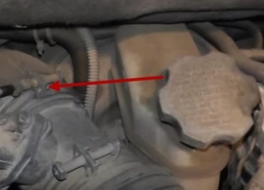 Интсрукция по замене топливного фильтра на автомобиле Tucson с дизельным двигателем
